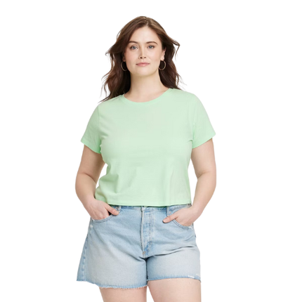 Universal Threads™ Women's Shrunken Short Sleeve T-Shirt
