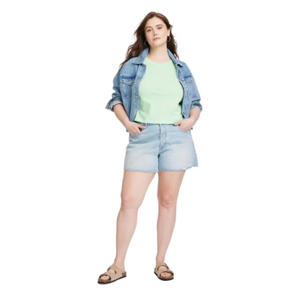Universal Threads™ Women's Shrunken Short Sleeve T-Shirt