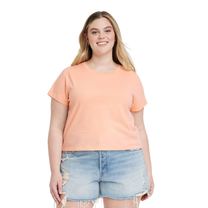 Universal Threads™ Women's Shrunken Short Sleeve T-Shirt
